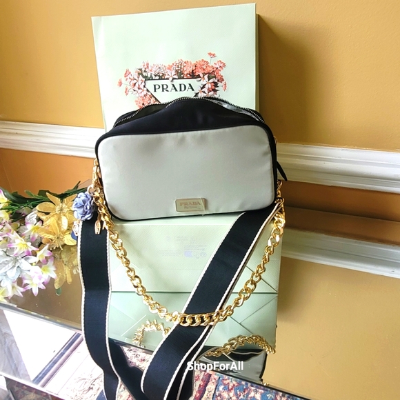 Prada - Picture 3 of 16